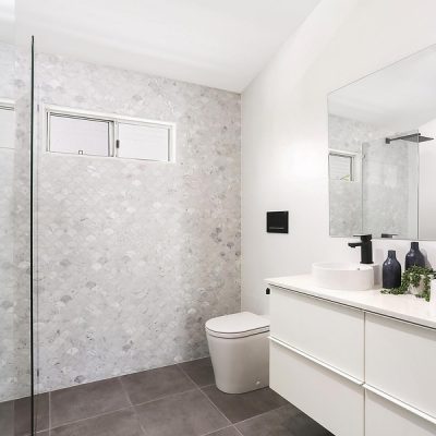 Master bathroom with Carrara fish scale feature tiles
